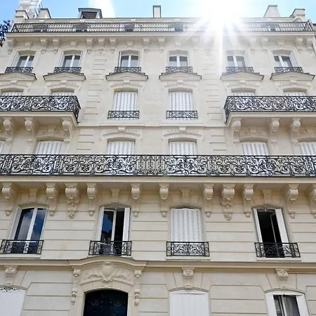 Magnifique Champs Elysees Apartment Paris